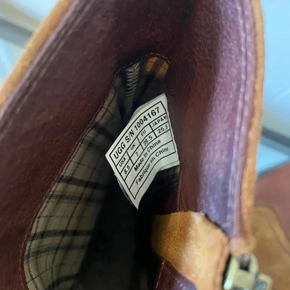 NWOT UGG Lou Boots - Picture 4 of 6